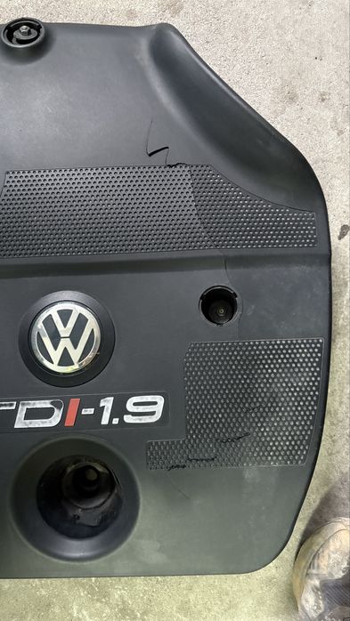 Капак за двигател