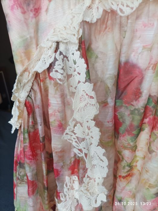 Асиметрична рокля