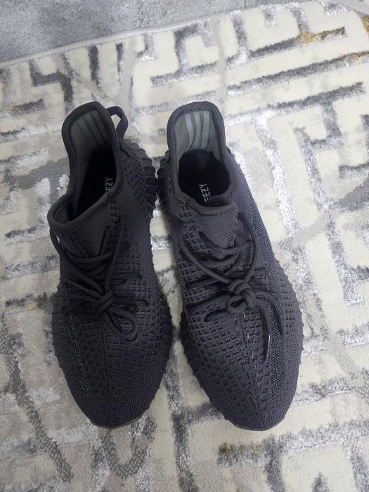 Кроссовка Adidas yeezy boost 350 V2