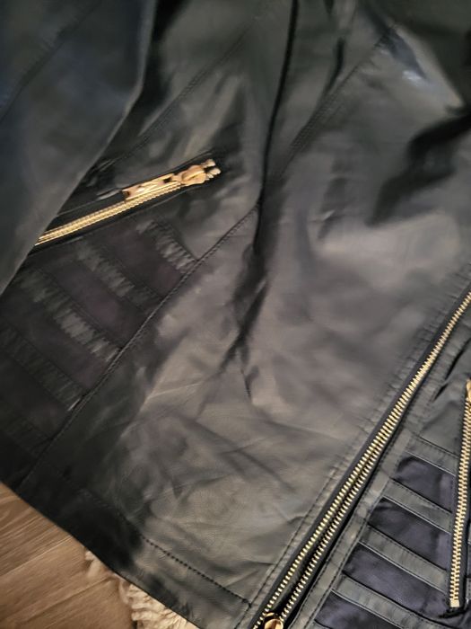 Продам куртку эко- кожа