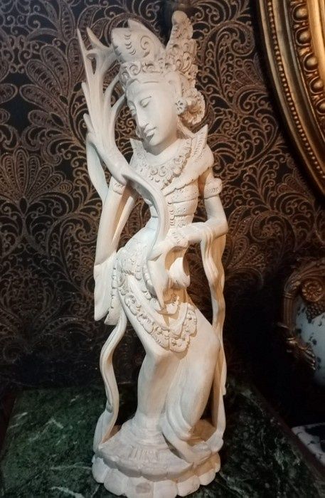 Sculptura deosebita realizata integral manual, lemnul crocodilului un