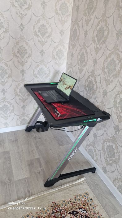 Продам игровой компьютерный стол