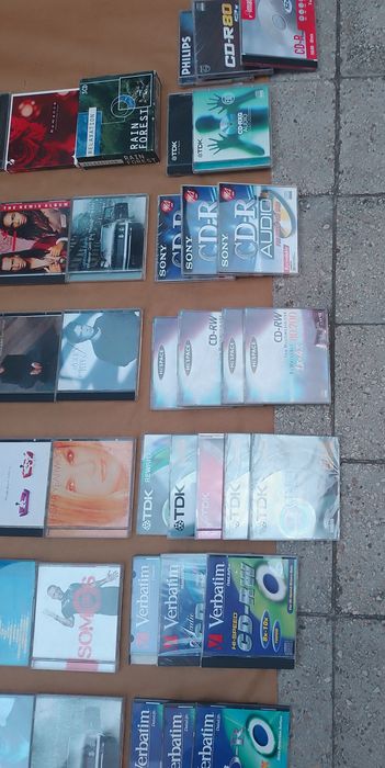 Lot cd uri originale în stare foarte buna + cd uri originale goale