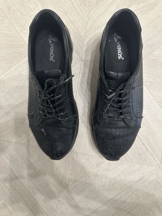 Кроссовки черные летние