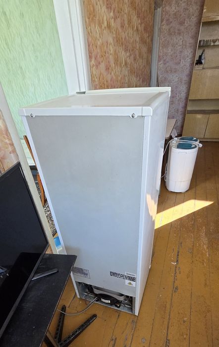 Продам Холодильник б/у фирмы "Midea"