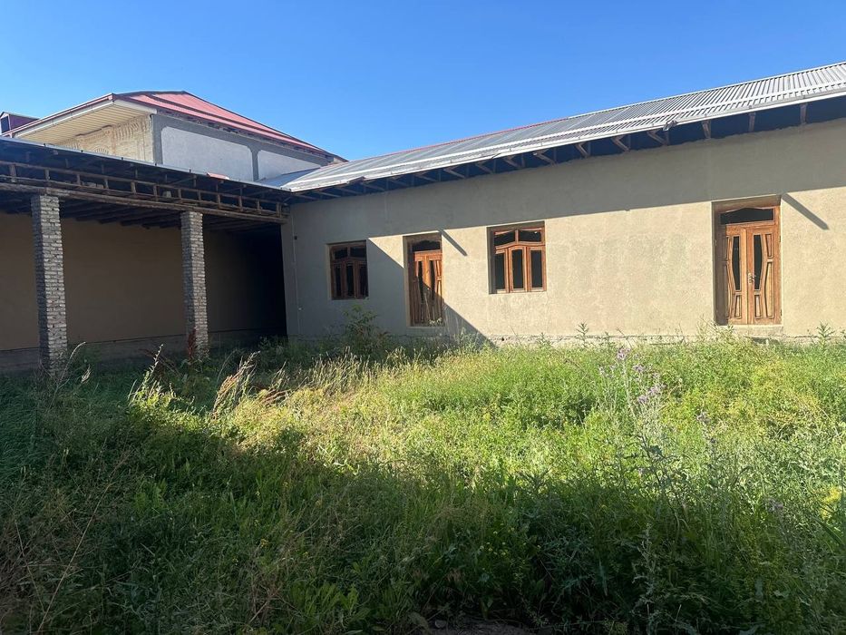 Срочно сотилади таййор уй жой 8 хона  7.5 сотих