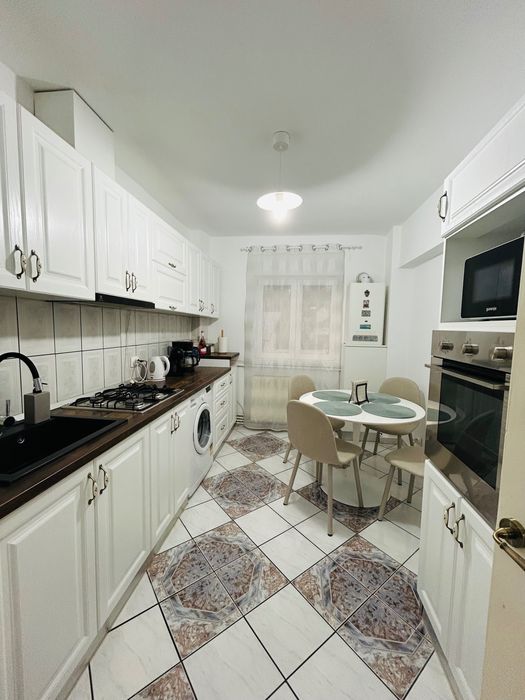 Apartament 3 camere, zona Izvor, lângă spital