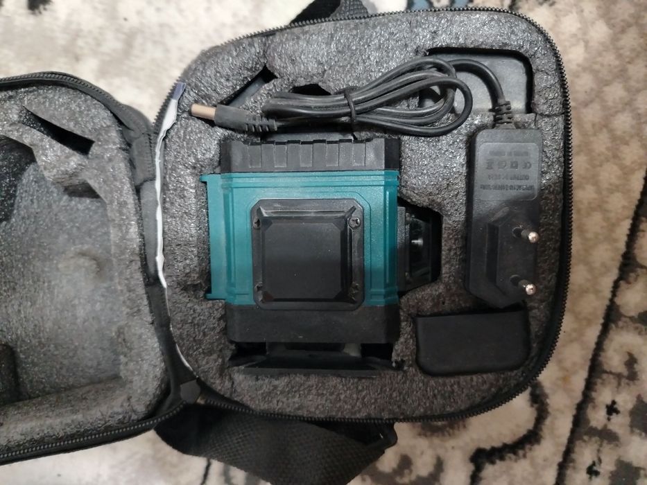 Почти новый лазер бар 2шт бахасын келистрип беремен