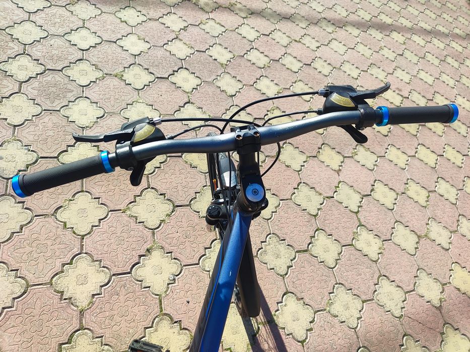 Bună ziua aș vrea să vând bicicleta asta a costat 800 RON și îl vând la 600 Lei detalii la numărul de telefon afișat 0774334510 se aduce la voi acasă