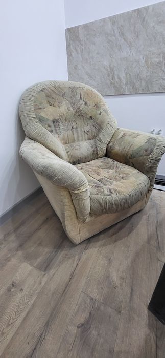 Диван с  креслом