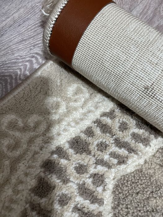 Продаются ковры 2 одинаковые