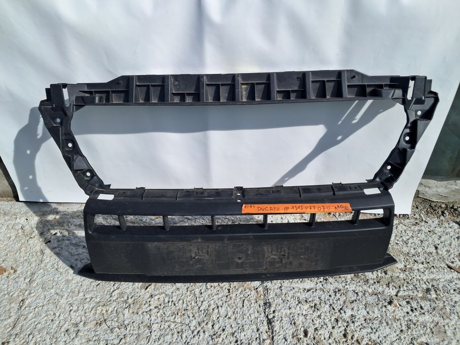 Решетка в броня преден лайсна панел  Fiat Ducato 3