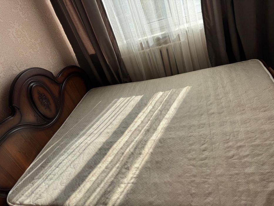 Продам спальный гарнитур