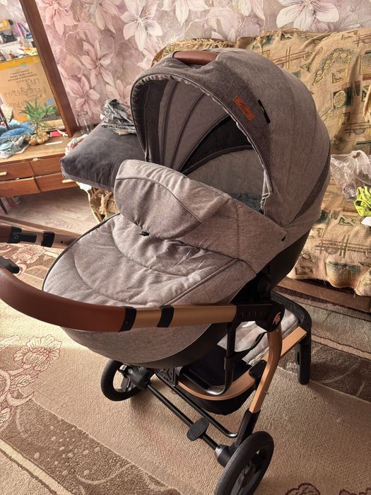 Продам коляску 3 в одном!