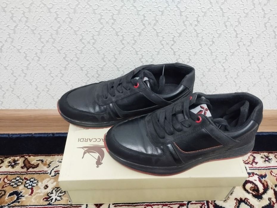 ПРОДАМ мальчиковую обувь