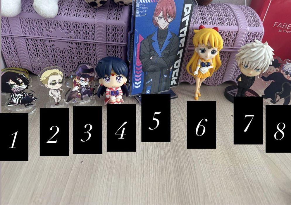 аниме фигурки.