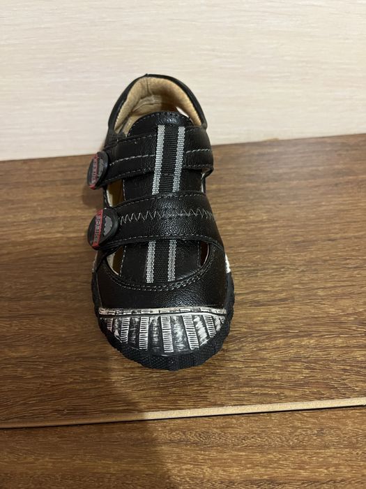 Детская новая обувь