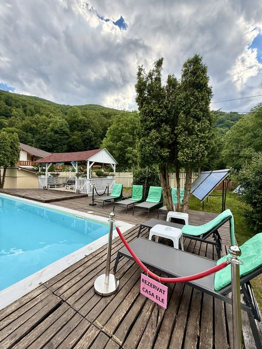 Cabana de inchiriat cu piscina/ciubar 8 pers. Frasinet,Baisoara