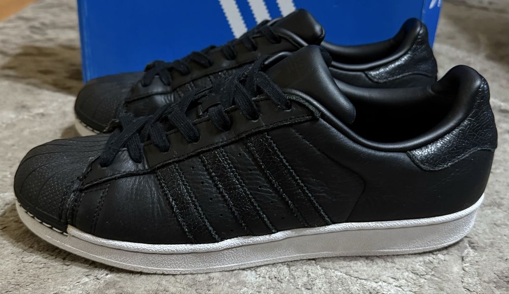 Adidas Superstar