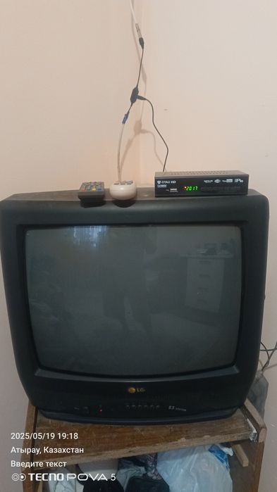 2 телевизора с приставками