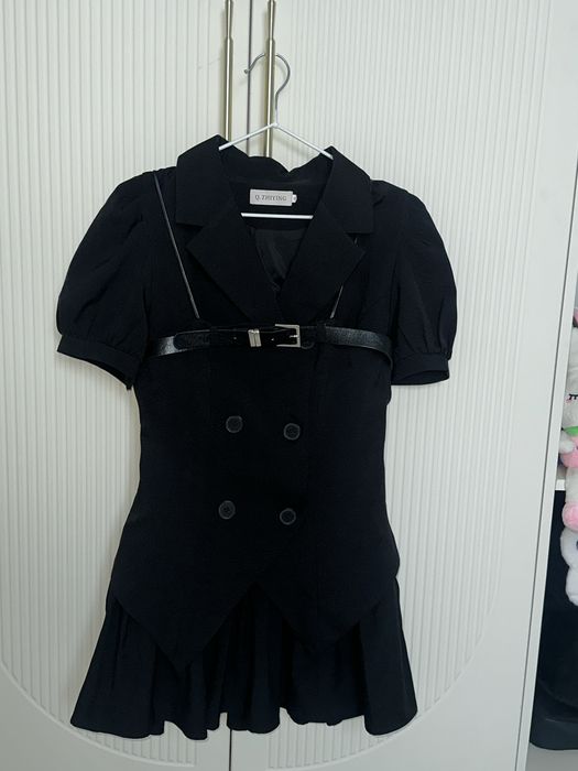 Черное платья пиджак с корсетом