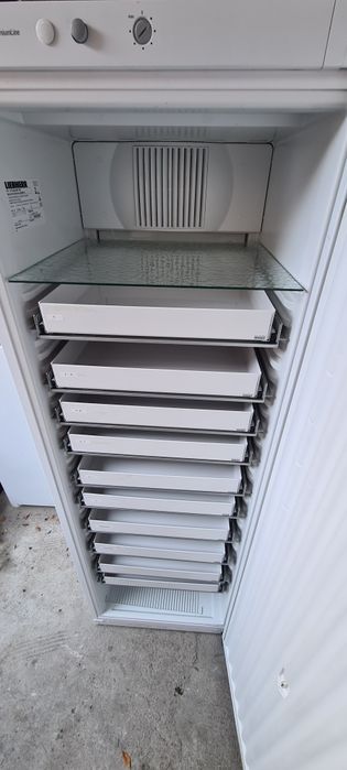 Професионален Хладилен охладител Liebherr FKv 4110 180см