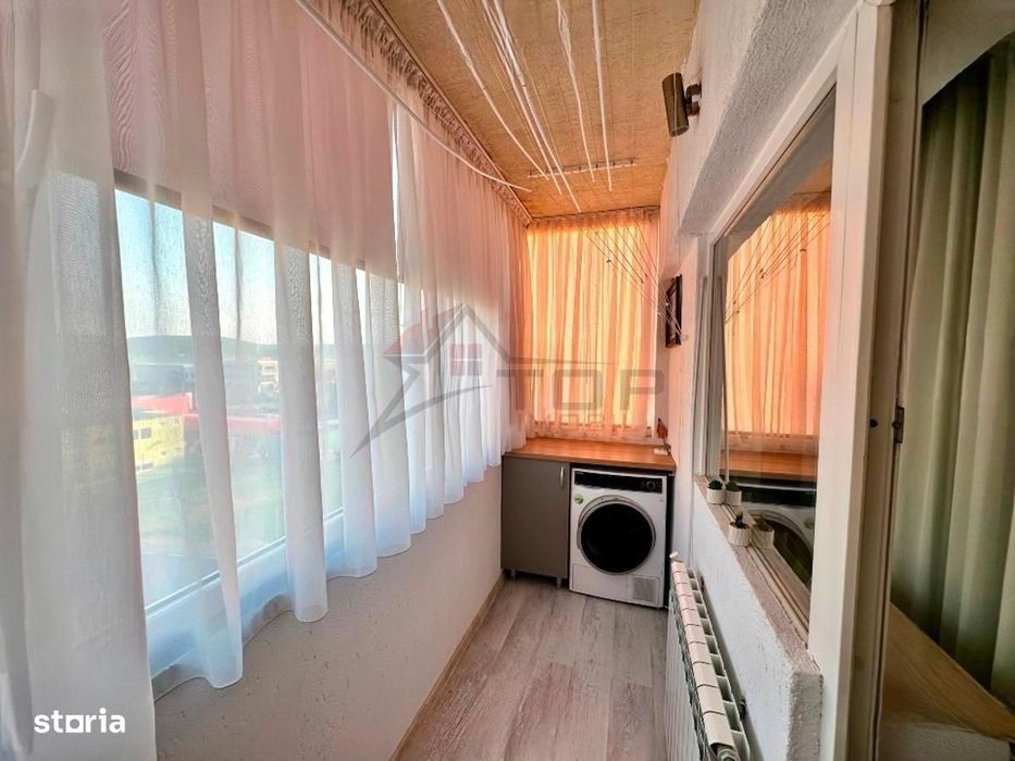 Apartament de vanzare 3 camere  boxă  loc de parcare - Valea Lupu
