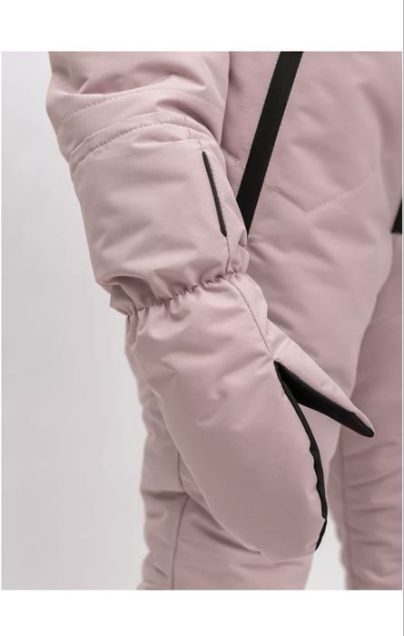 Продам комбинезон на девочку