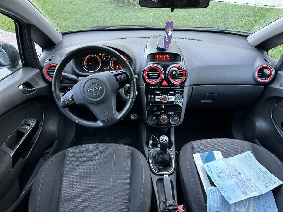 Opel Corsa D Black Edition 2010 Benzina 1.2 85 CP / Deosebit