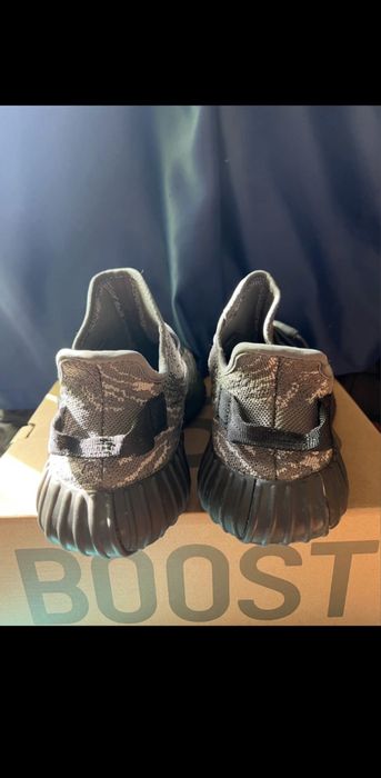 Yeezy boost 350 v2 dark salt
