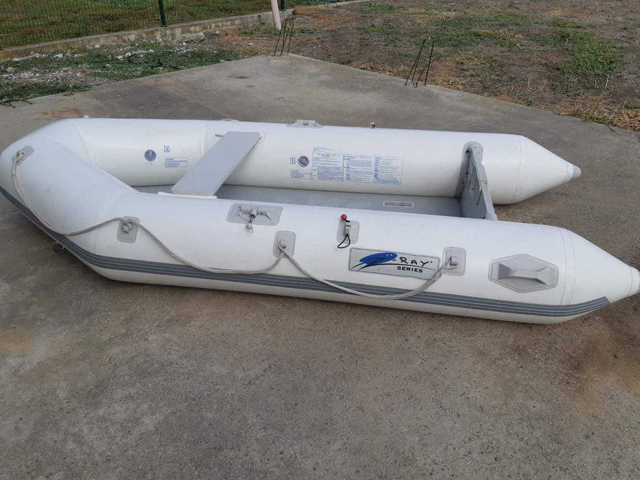 Надуваема лодка 300см