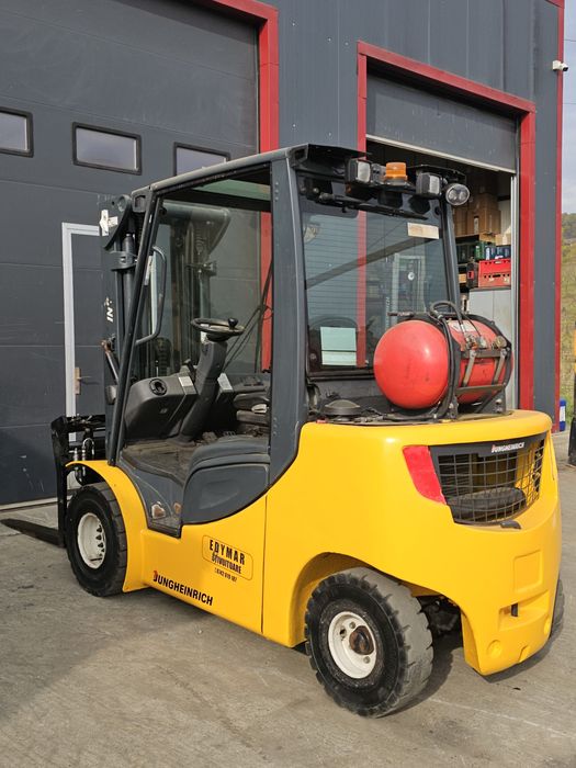 Motostivuitor pe gaz Jungheinrich 3.0T