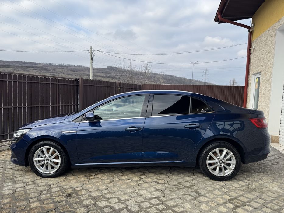 Renault Megane IV Sedan INTENS - 2018 - 208.336 km
