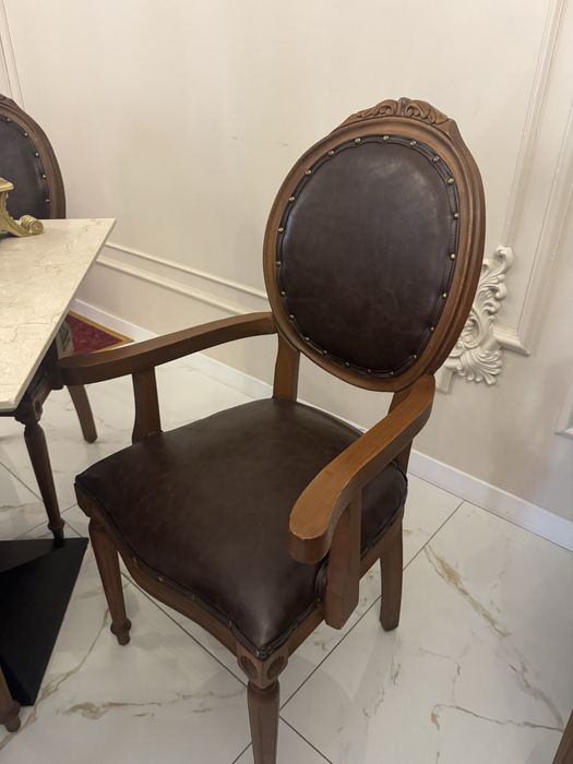 Стол масив 60 бр.