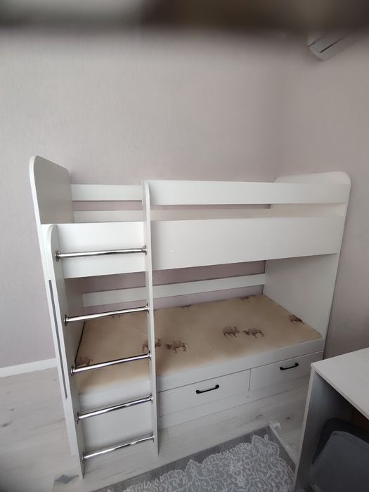 Детский кровать двухъярусная.