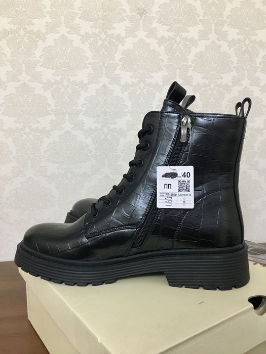 Продам новые весенние полусапожки