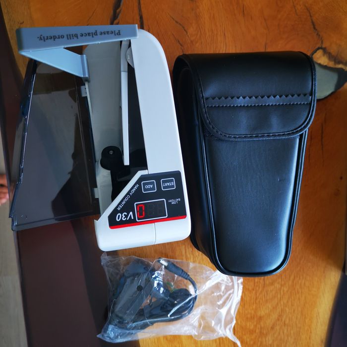 Професионална преносима банкнотоброячна машина  v40