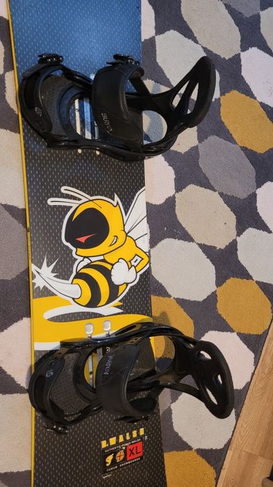 Placa snowboard FORUM 159 cu legături BURTON