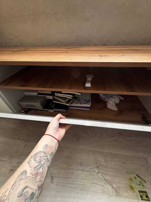 Продам тумбу под ТВ