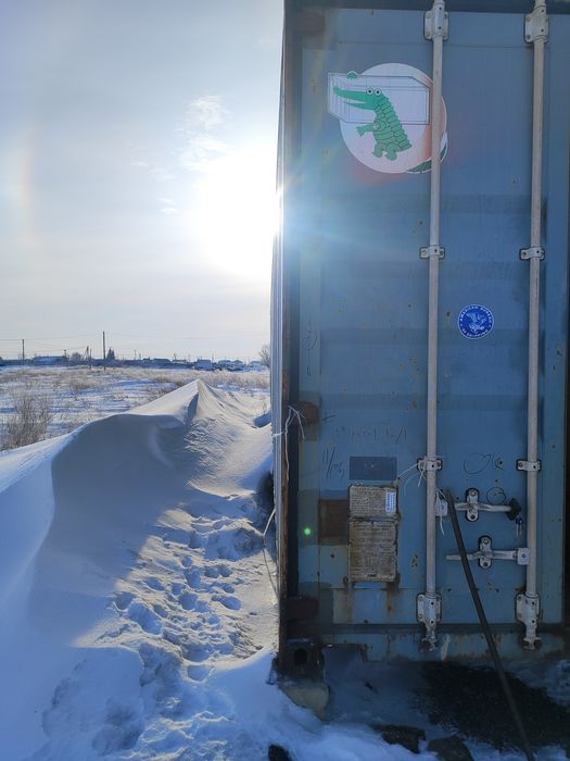 Контейнер морской