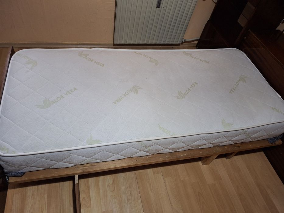 Два единични матраци