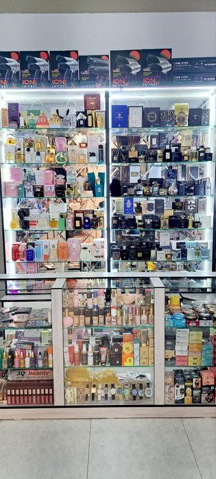 PERFUMERIYA TOVARLARI SOTILADI 
Parfyumeriya tovarlari prilavka b