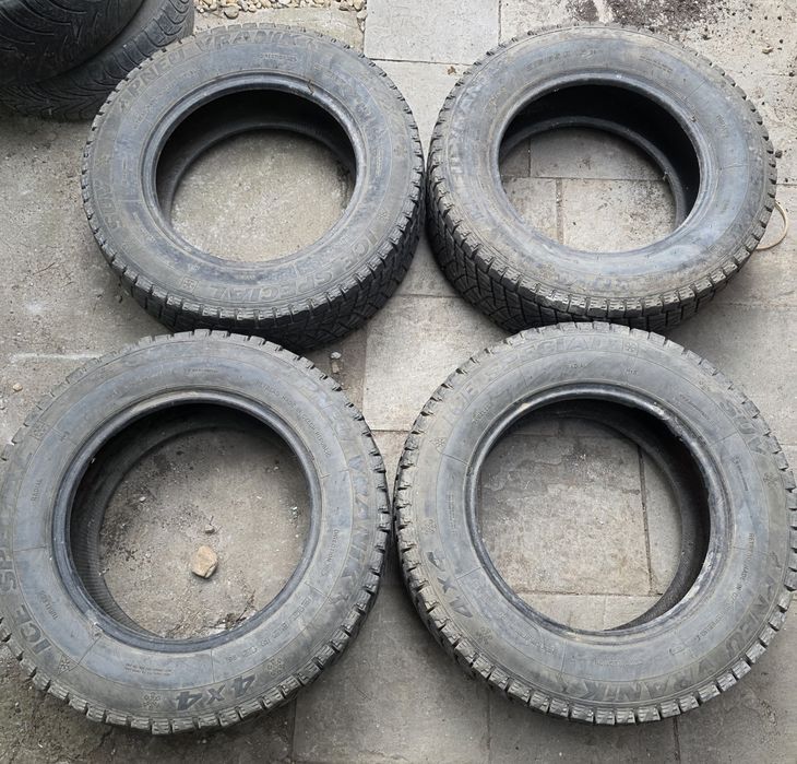 Cauciucuri iarna 215/65 r16