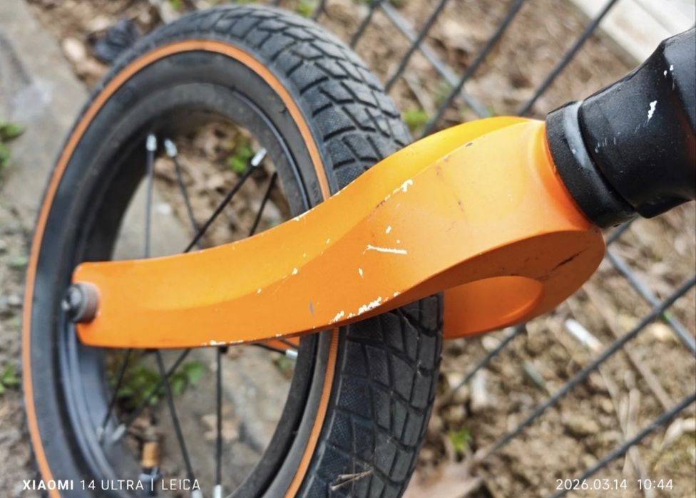Bicicletă fără pedale Lionelo Bart Air 12” – roți gonflabile, copii 2–5 ani, cadru magneziu
