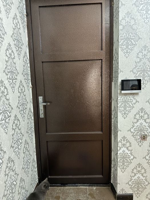 Дверь входная усиленная б/у