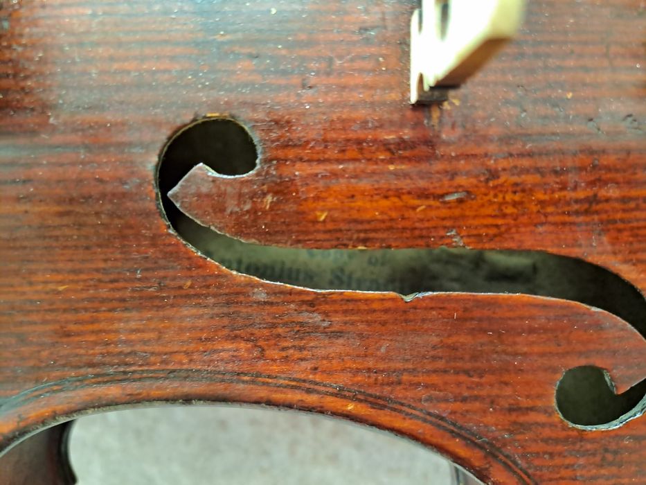 Vioară veche copie după Antonius Stradivarius + arcuș + cutie