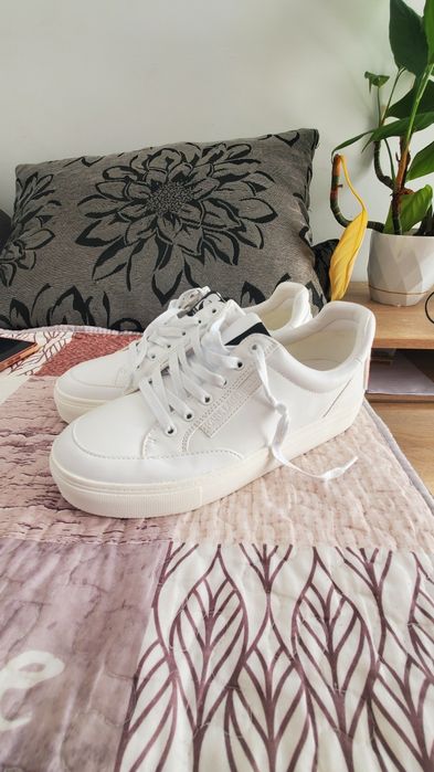 Karl Lagerfeld femei noi