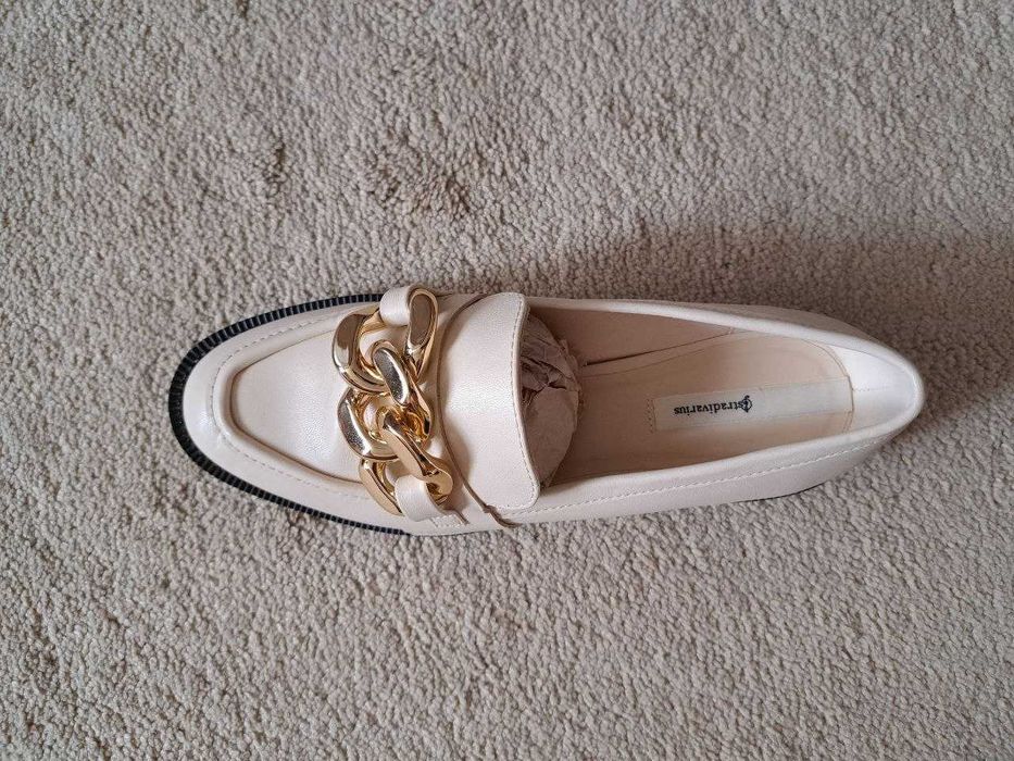 Продам лоферы (мокасины) Stradivarius