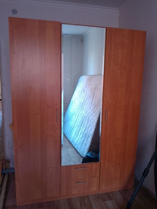 Шкаф для спальни или прихожей