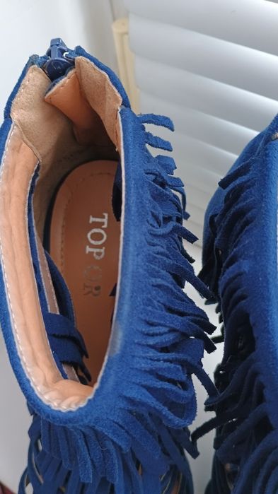 Сандали с ресни и висок ток